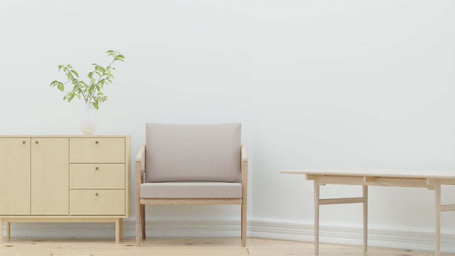 Elian Sculpted Wood Side Table – Small Japandi End Table, Minimalist Bedside Accent Table, Warm Natural Living Room Pedestal